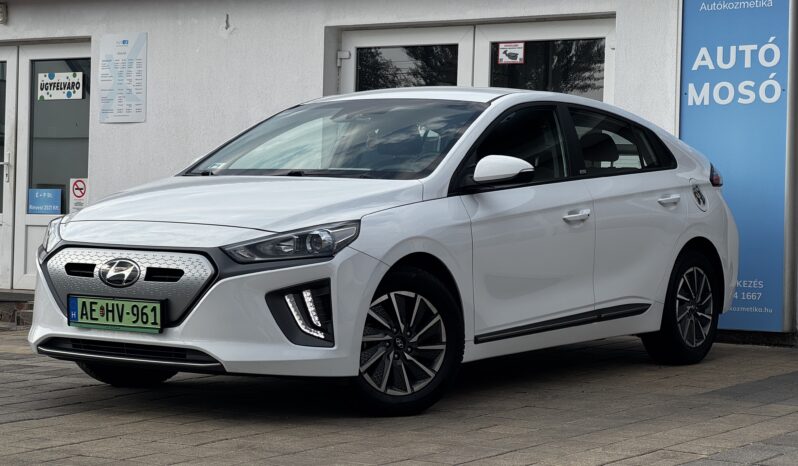 
								Hyundai Ioniq 2021 megtelt									